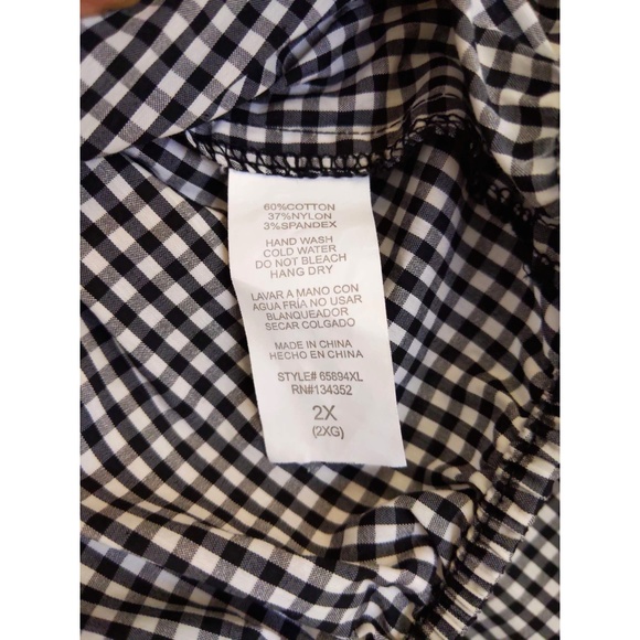 Forever 21 Off Shoulders Black/ White Top - Picture 9 of 9